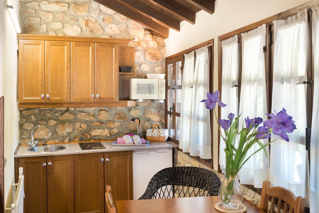 Гостевой дом Casas Rurales La Tahona De Besnes Альес Экстерьер фото
